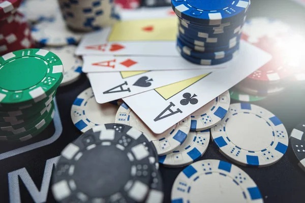 borneo 303 mobile app interface showing live-dealer tables and sportsbook markets